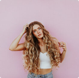 d03 img girl blonde curly.jpg